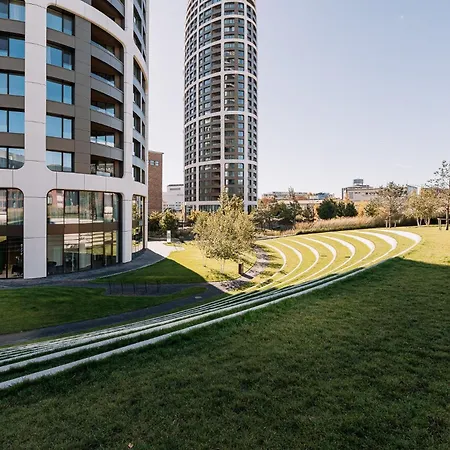 Lägenhet Skau Sky Park Ivory By Zaha Hadid 11 Floor 4 Tower Free Parking Bratislava